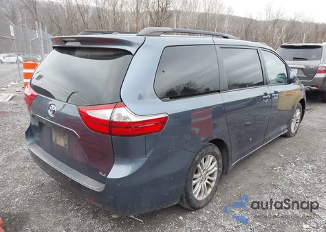 2015 Toyota Sienna Xle Premium 8 Passenger z USA, uszkodzony, nr VIN 5TDYK3DC9FS614764